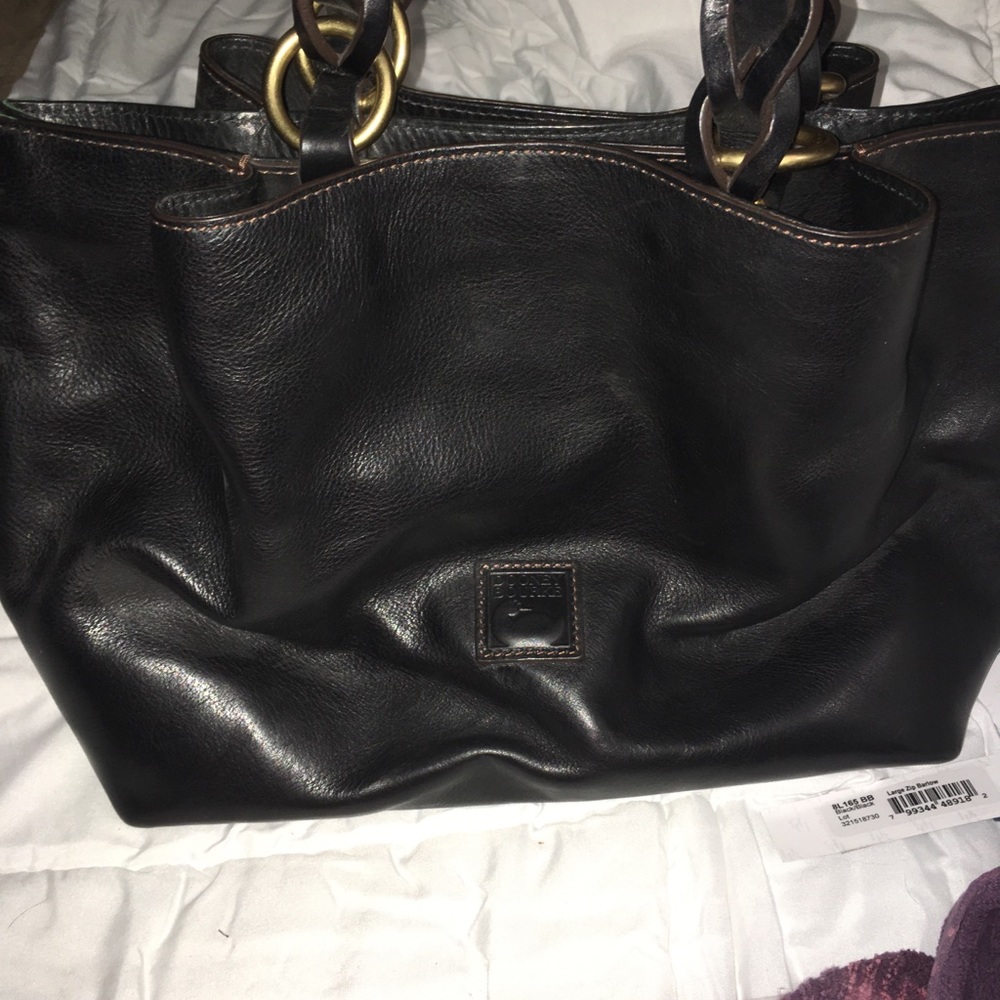 AUTHENTIC DOONEY & BOURKE LARGE ZIP BARLOW